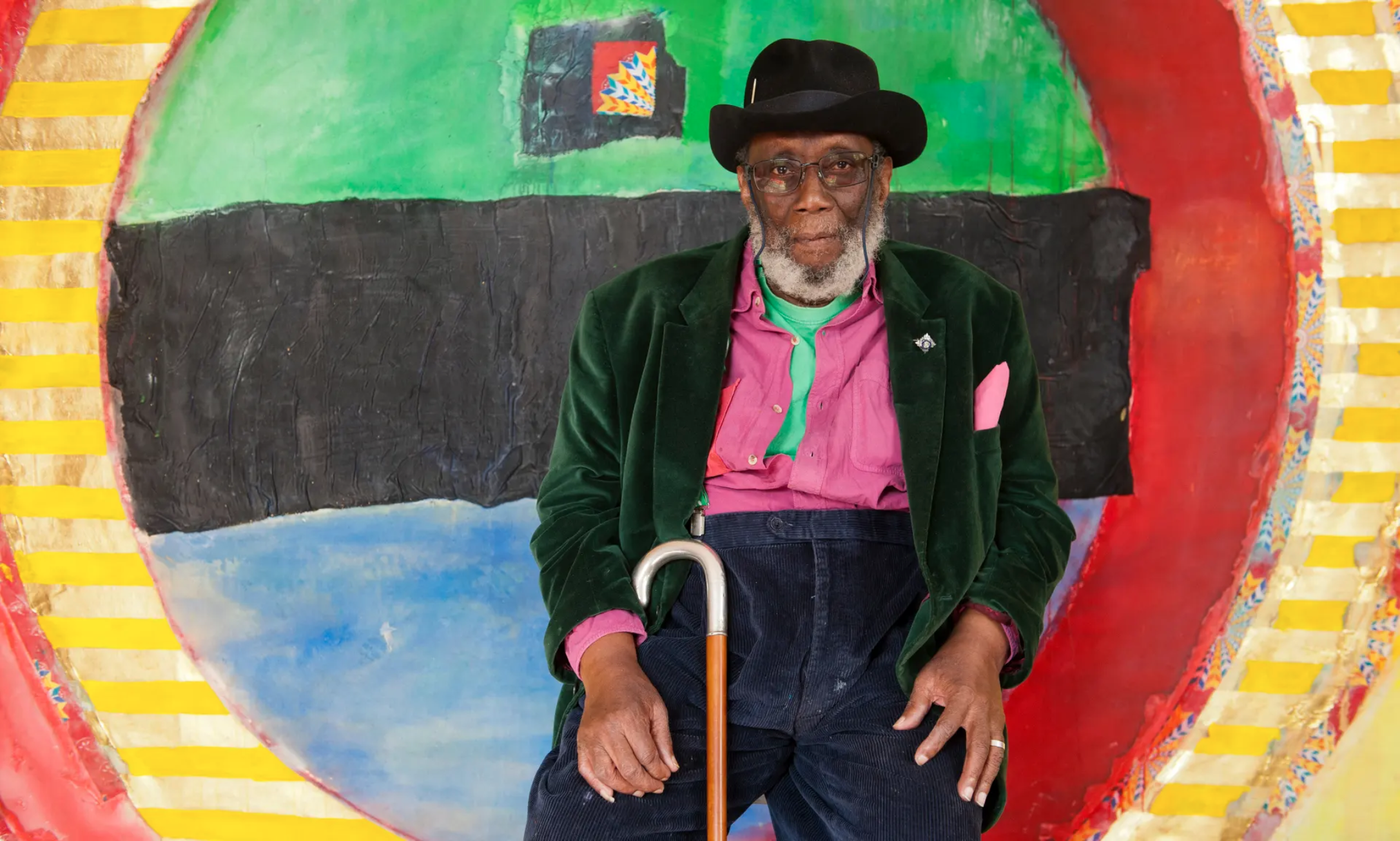 Frank Bowling the artist in his studio in South London via Jill Mead, the Guardian 👨🏾🎨