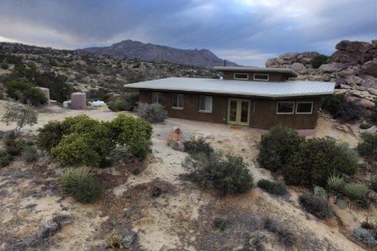 Enjoying the desert's beautiful serenity at Villa Manzanita #EcoLuxValley #villa #sustainable #vacation #ecotourism #Coachella #PalmSprings #Monterey #California #valley #valleylifestyle #sunset #dessert #evenings #relax #bliss