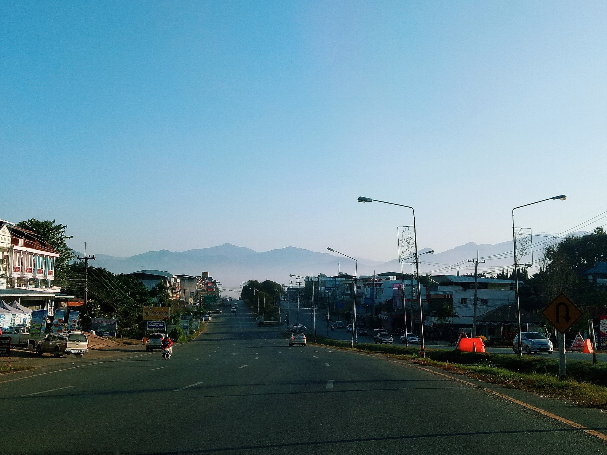 This is the highway that runs through Pua. This photo was also taken by the lovely Patcha.