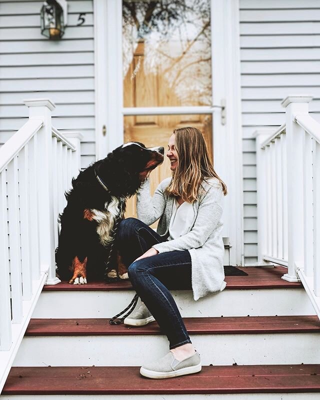Quarantine isn&rsquo;t so bad with this pup💕although it&rsquo;d be better if he didn&rsquo;t eat half a tennis ball yesterday🙄 #doofus
.
Go follow my talented friend @juliekarpp_photography 📸