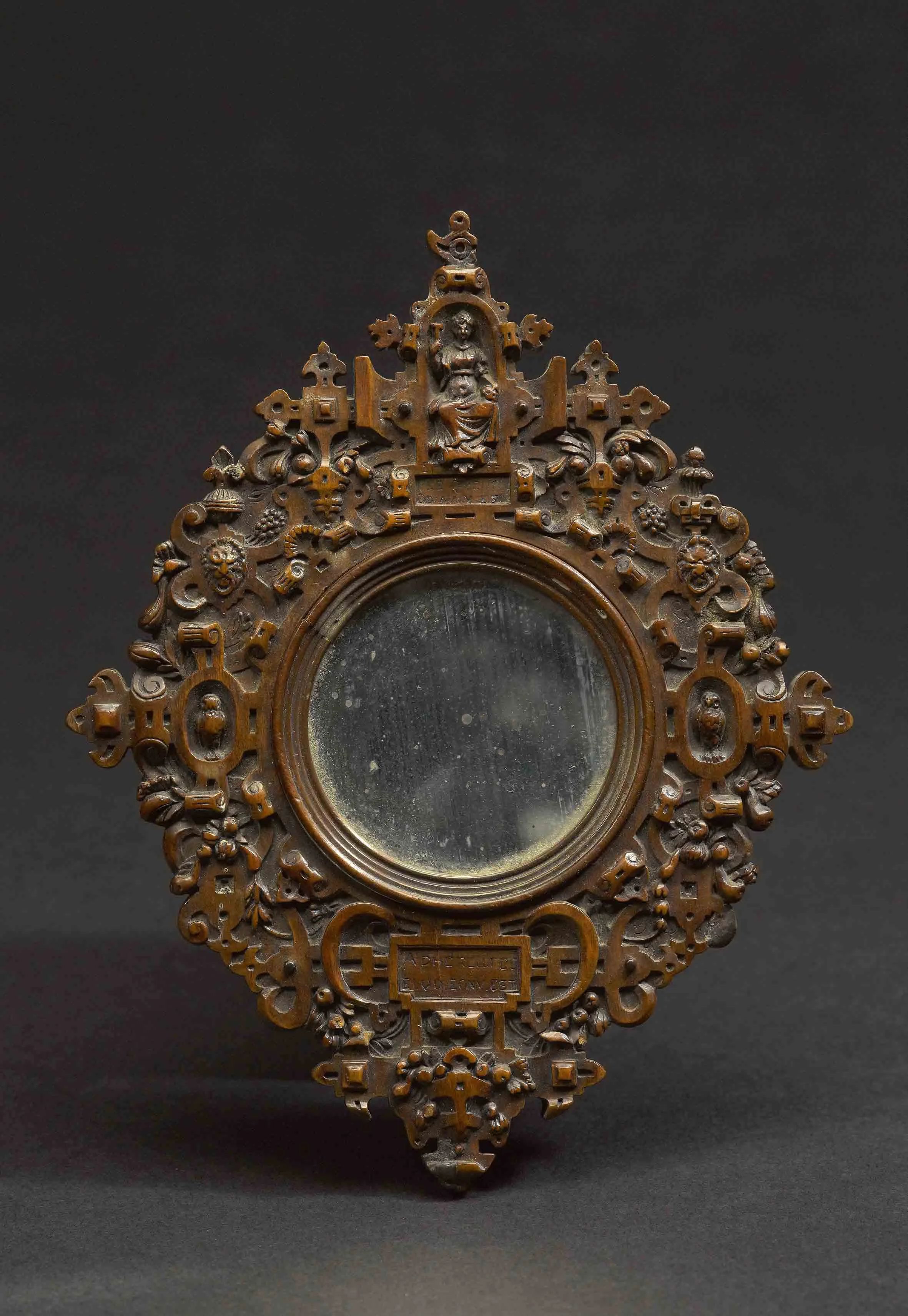 MIRROR Flanders circa 1580 Boxwood 13.2 x 10.6 cm
