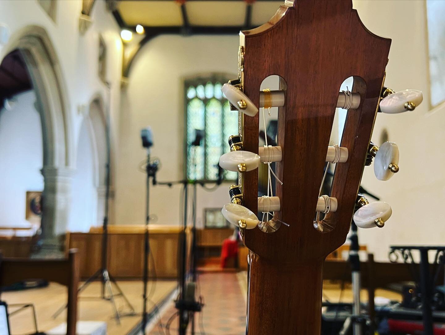 Recording guitar in a c12th country church with @fredlawtonguitar 

#classicalguitar #recordingsession