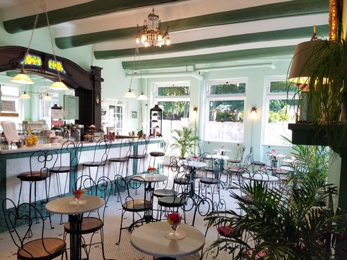 Zoe's Ice Cream Emporium & Café