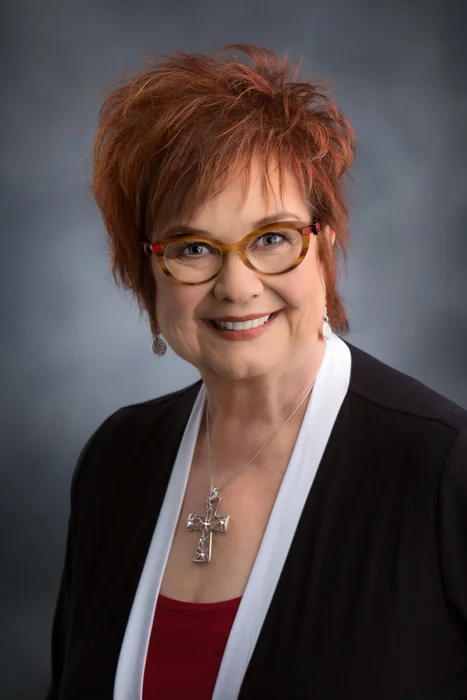 Mary Guynan has 24 years of experience in ministry. She has received in-depth training from Life Teen International, Inc. and has lead over 60 group retreats. For the past 4 years God has been stirring in herhearts to use her gifts and create a retreat for women of all ages.