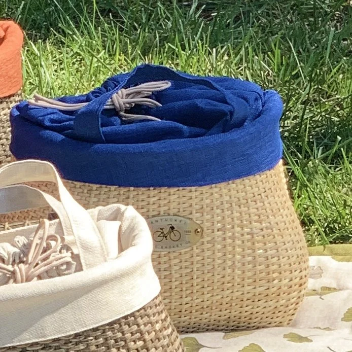 Rétro, fait main, panier avant de vélo en osier avec sangles en cuir
