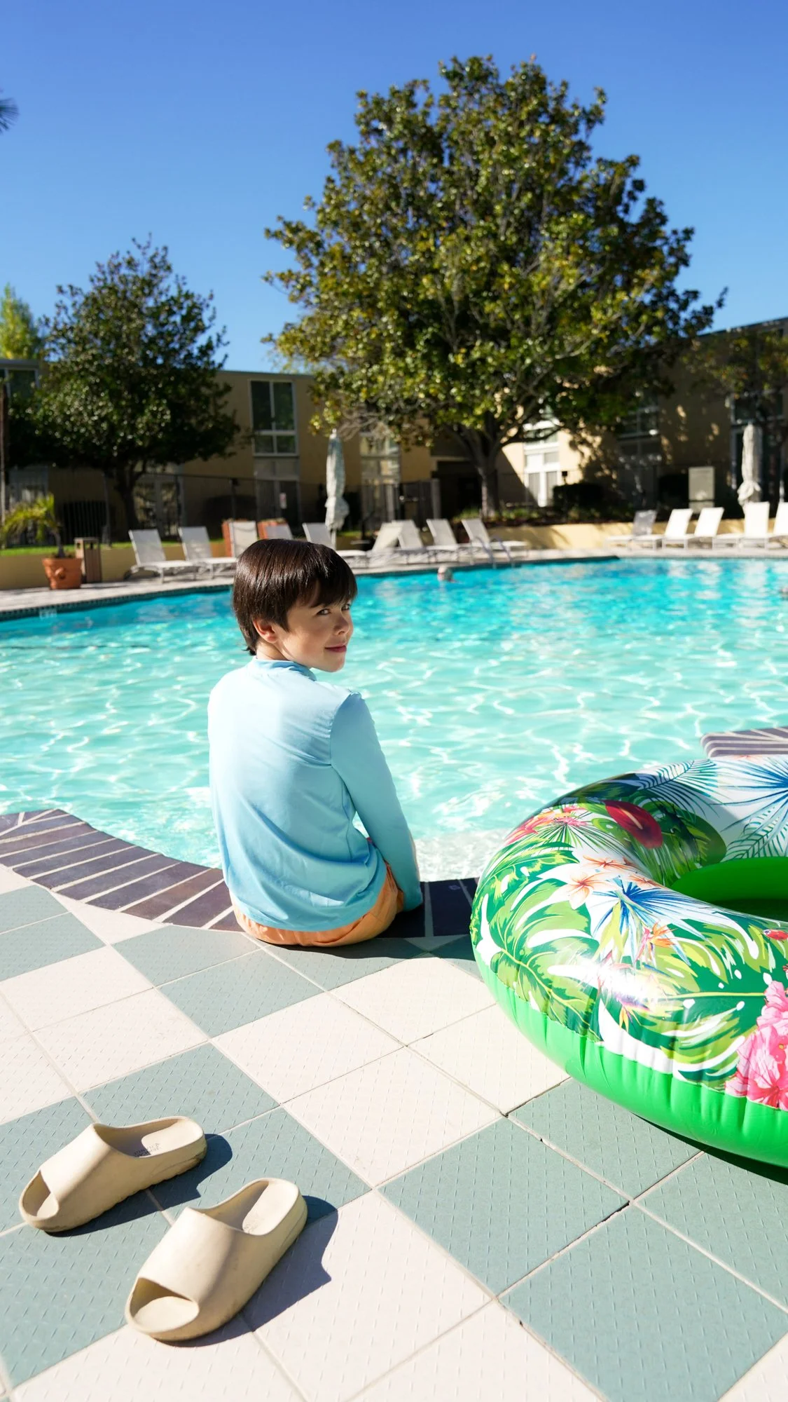 crowne plaza travel resized (1 of 2).jpg