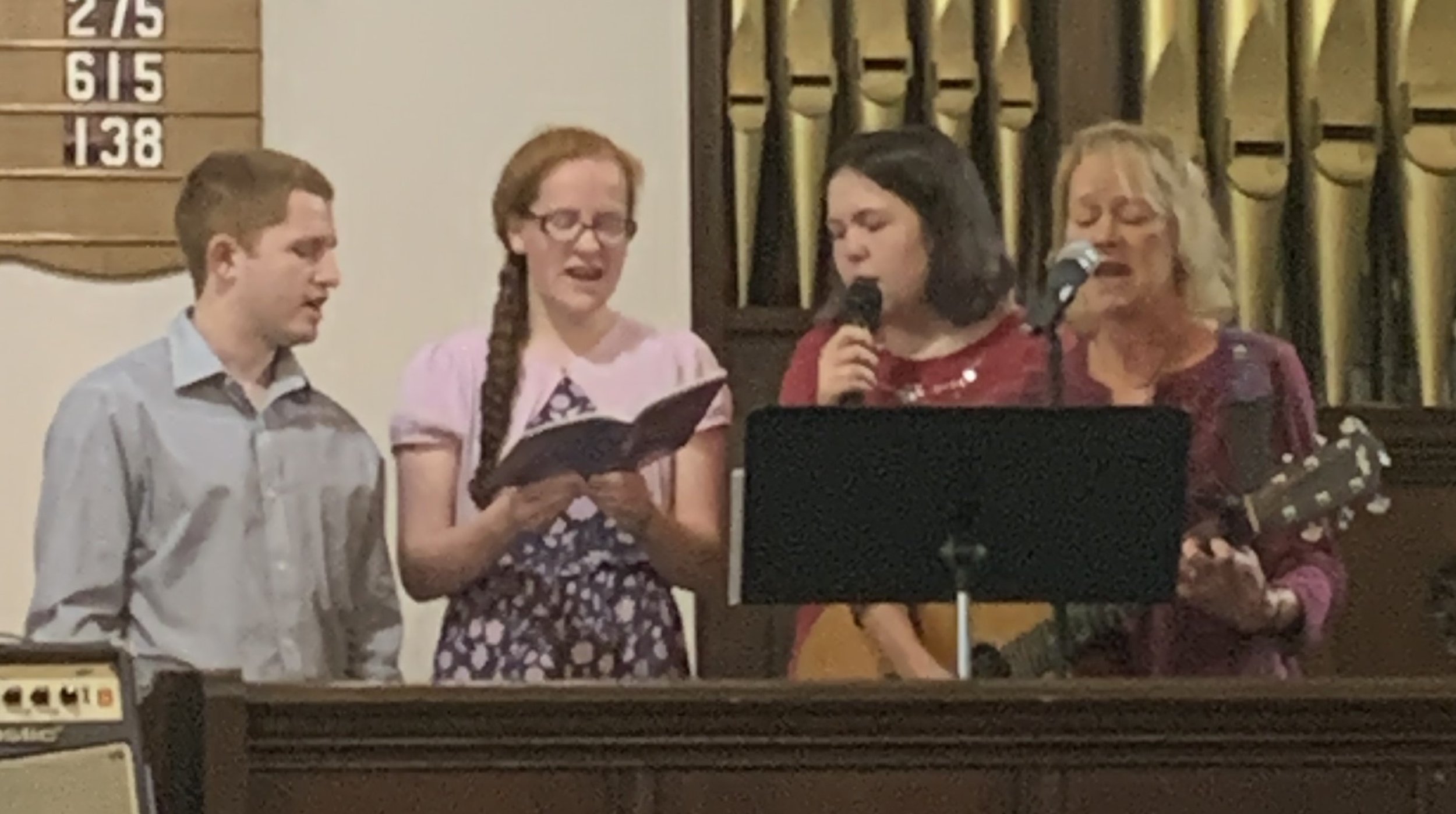  October 2, 2022, an impromptu praise group joined Cheryl Dutrumble as she led the congregation in “Shine, Jesus, Shine.” 