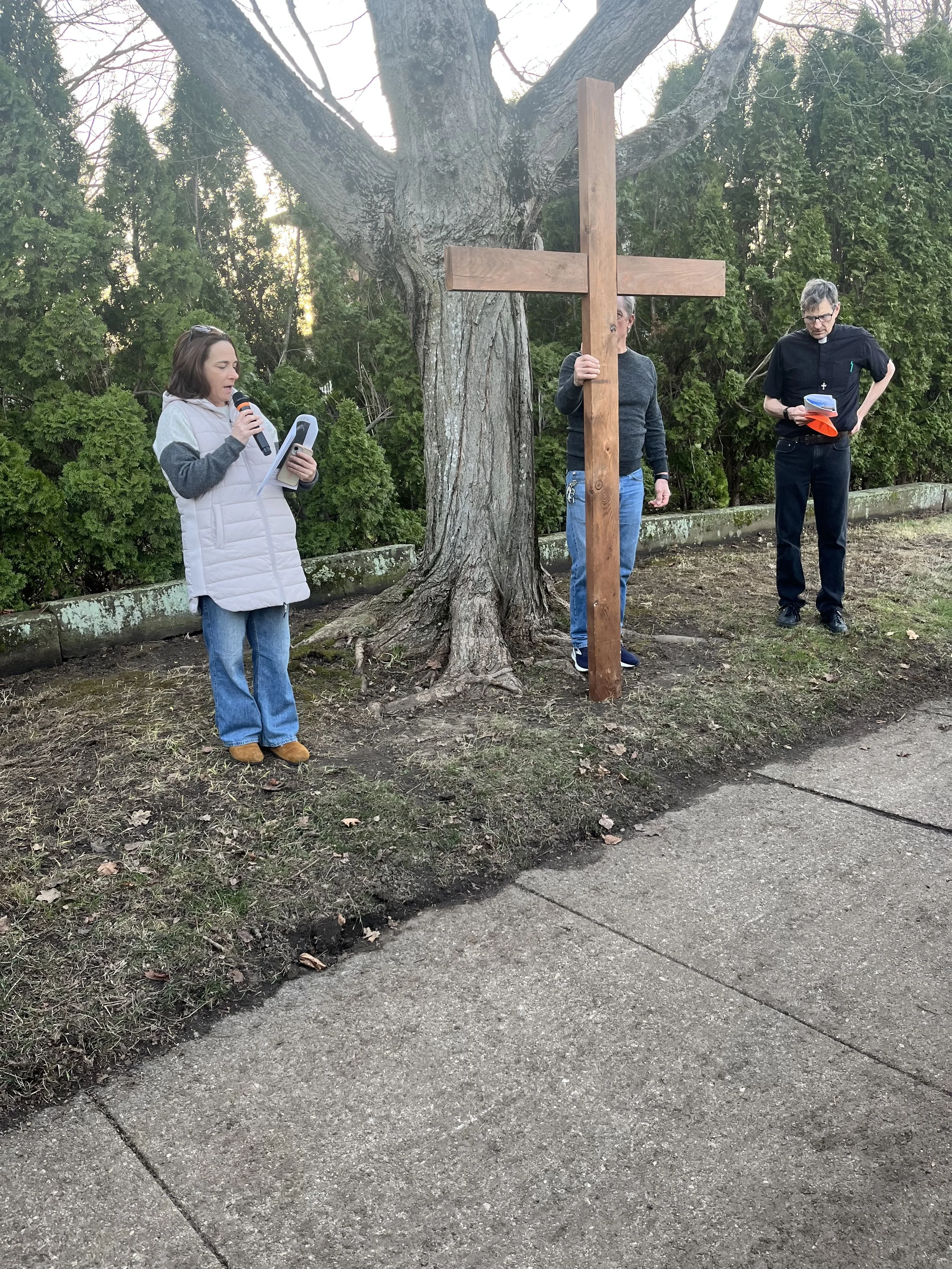 BonnieWoftheCross.jpeg