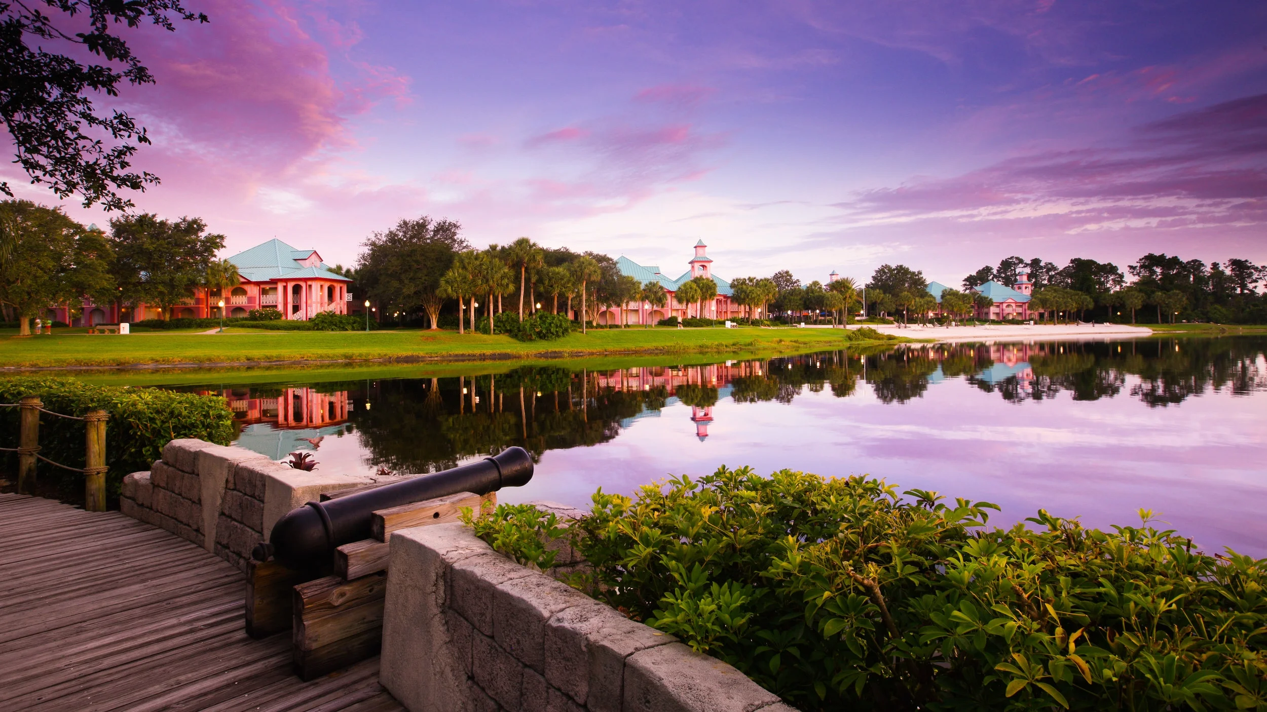 Caribbean_Beach_lake_cannon.jpg