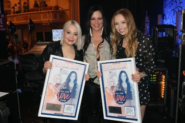 RaeLynn, Sara Evans and Kalie Shorr at Saenger Theater (Mobile, AL) on April 7 for the final stop of CMT’s 4th annual Next Women of Country Tour