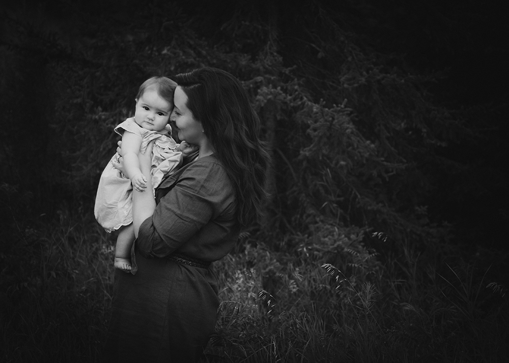 Greta and Mommy Sneak 2_Edmonton Family Photographer.jpg