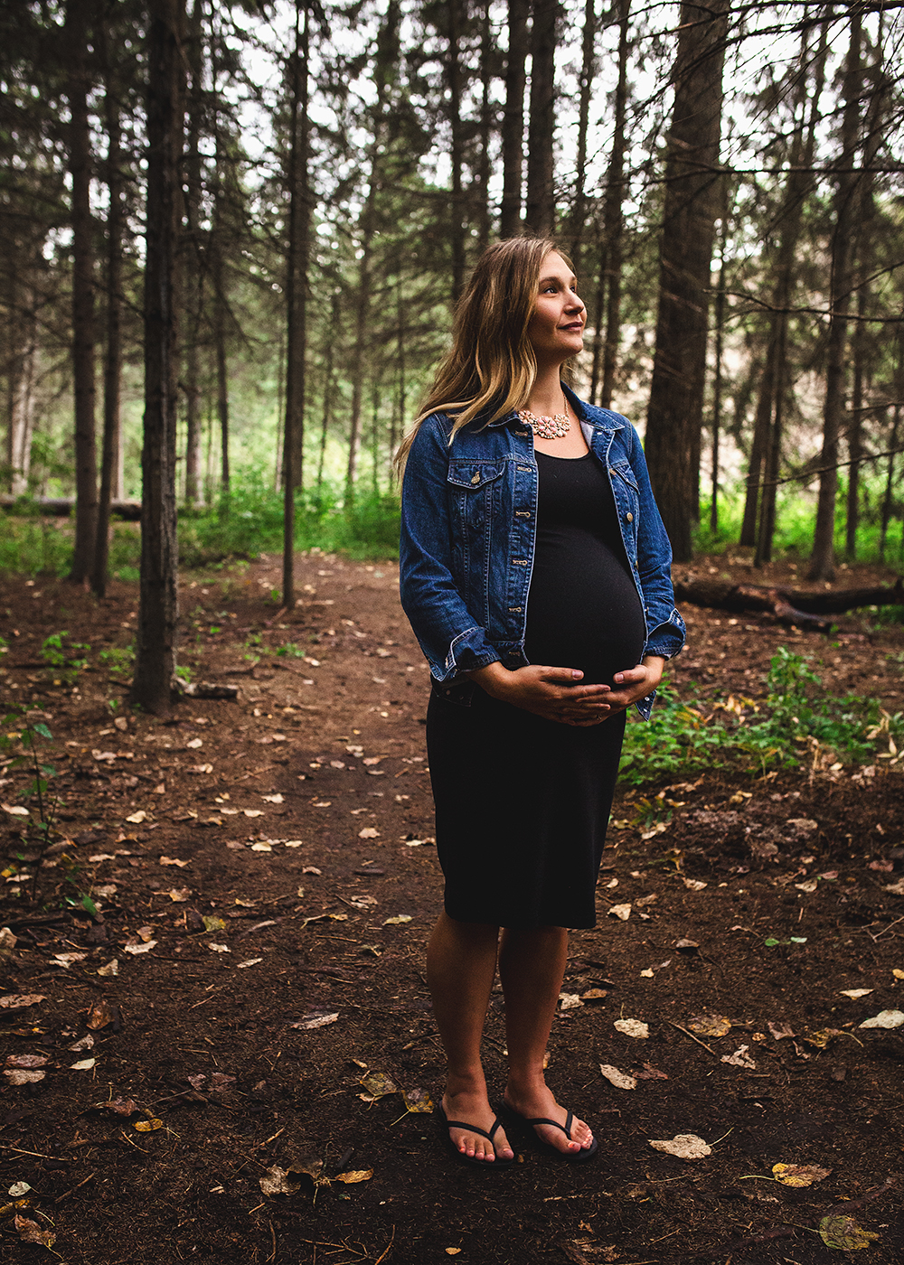 Amanda Sneak 2_Edmonton Maternity Photographer.jpg
