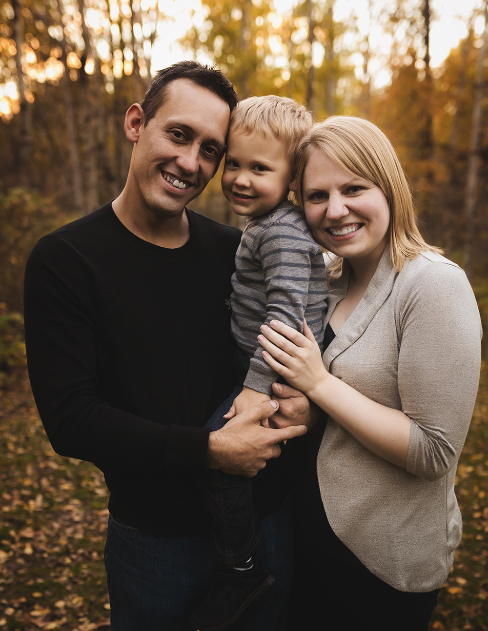 {E Family} Sneak 5_Edmonton Family Photographer.jpg