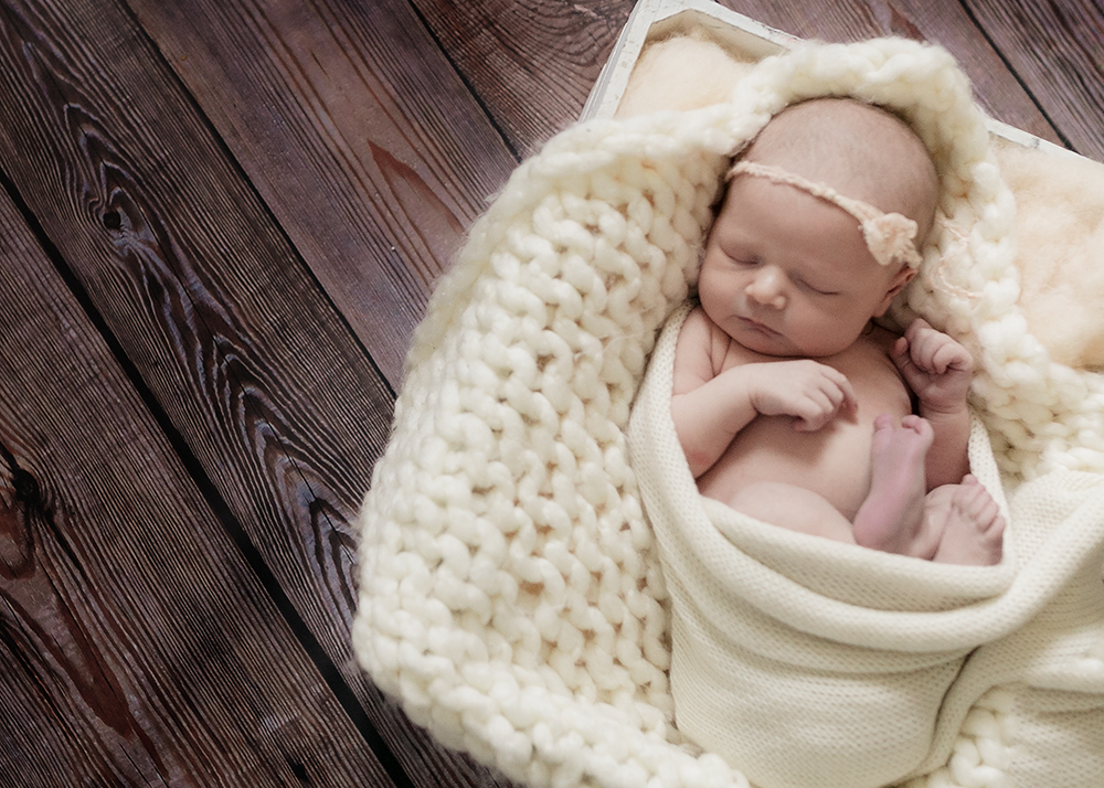 Edmonton Newborn Photographer_Baby Taylor Sneak 3.jpg