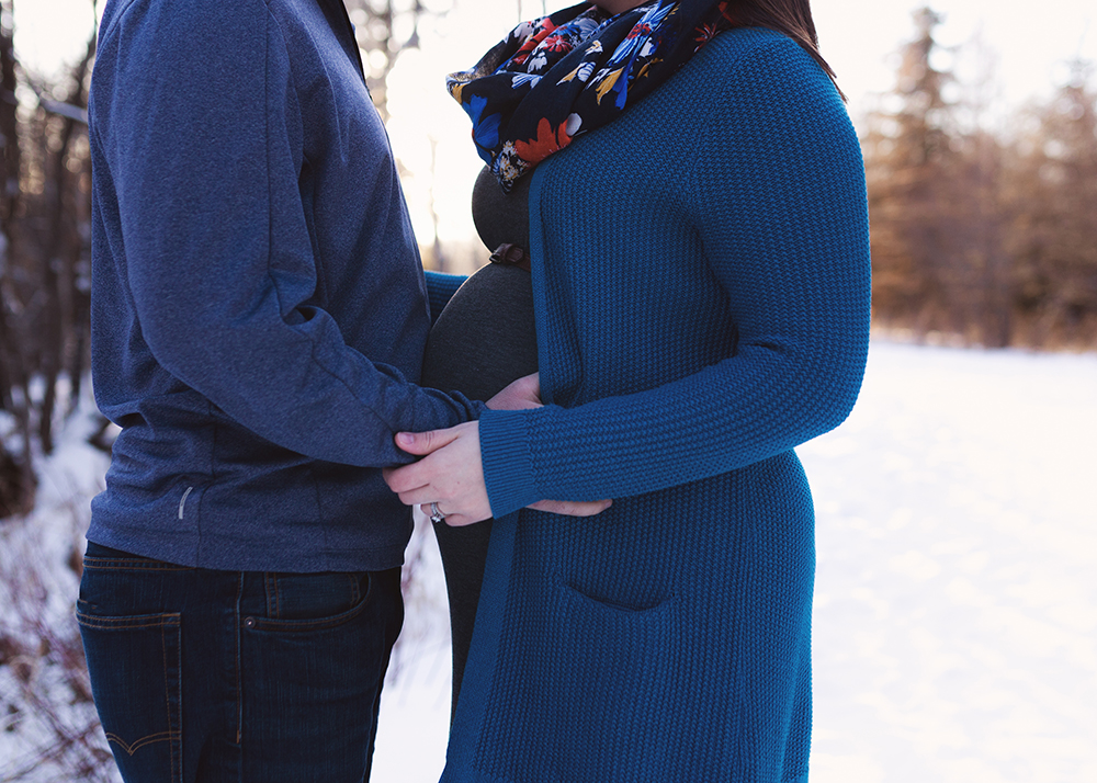 Edmonton Maternity Photographer_Alicia Sneak Peek 1.jpg