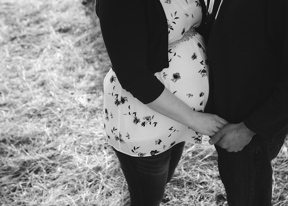 Edmonton Maternity Photographer_Jennifer Sneak Peek 9.jpg