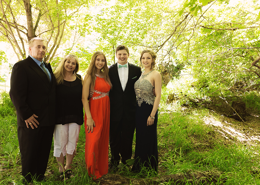 Edmonton Family Photographer_Ashely Grad Sneak Peek 9.jpg