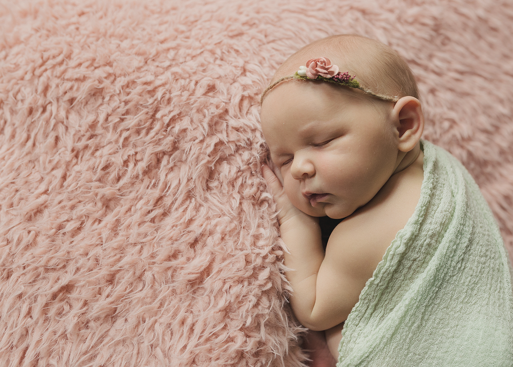 Edmonton Newborn Photographer_Baby Arianna Sneak Peel 7.jpg