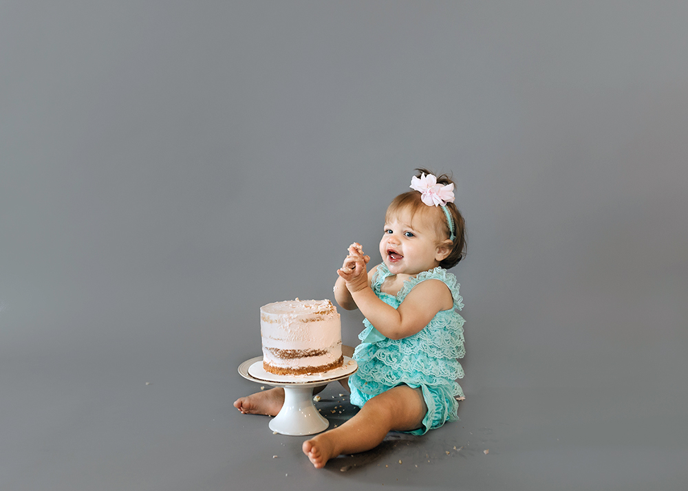 Edmonton Milestone Photographer_Alena First Birthday 7.jpg