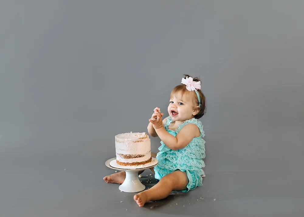 Edmonton Milestone Photographer_Alena First Birthday 7.jpg