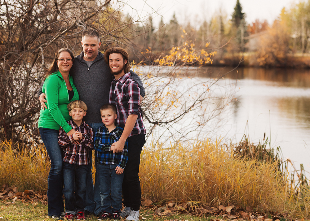 Edmonton Family Photographer_Roberts Family Sneak Peek 9.jpg