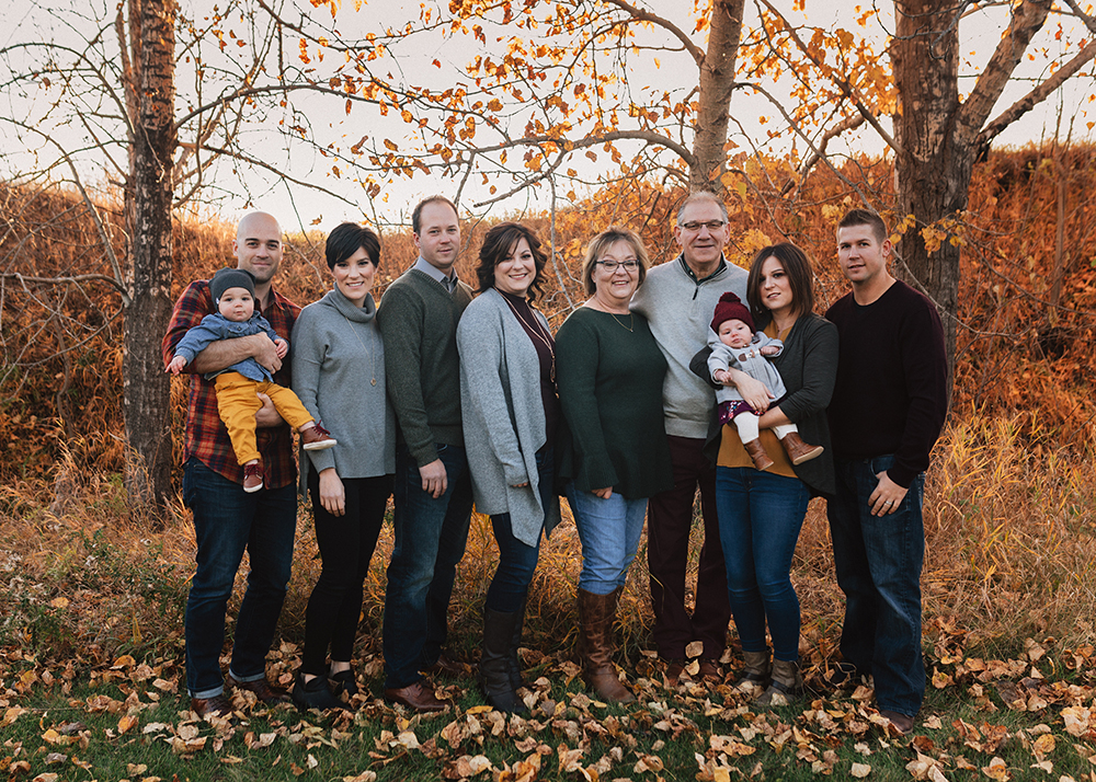 Edmonton Extended Family Photographer_N family sneak peek 3.jpg