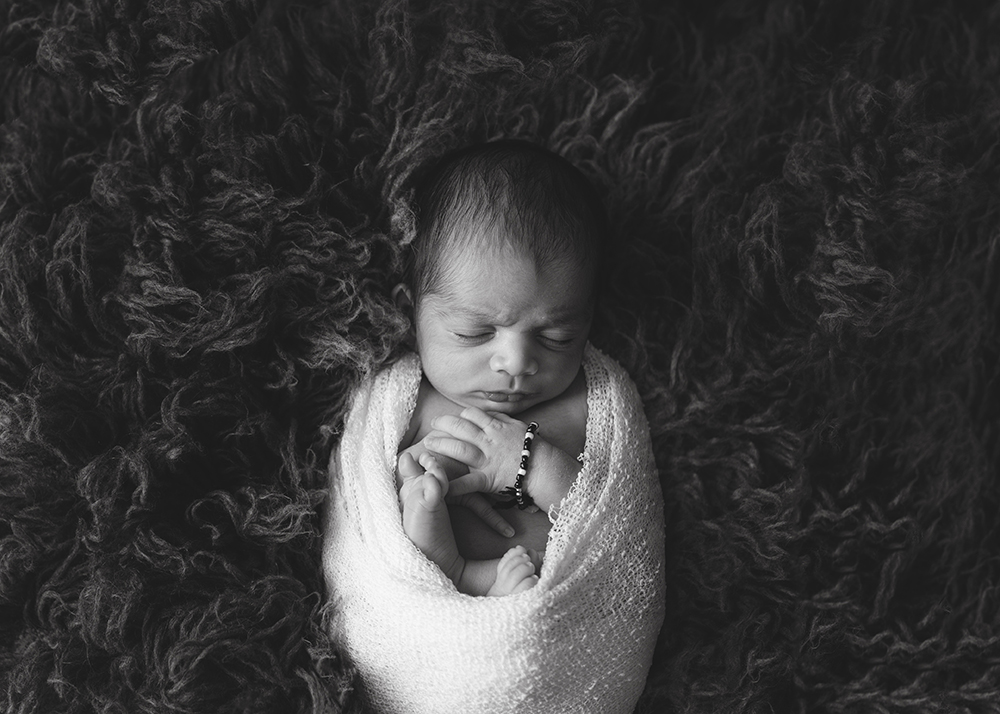 Edmonton Newborn Photographer_Baby Audvik Sneak Peek 1.jpg