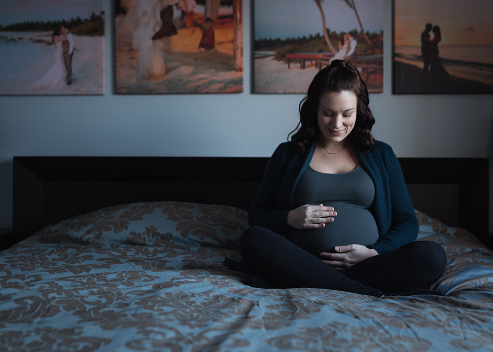 Edmonton Maternity Photographer_Lisa Sneak Peek 3.jpg