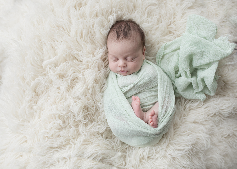 Edmonton Newborn Photographer_Baby Madelyn Sneak Peek 4.jpg