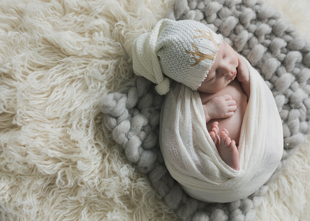 Edmonton Newborn Photographer_Baby Rowan 9.jpg