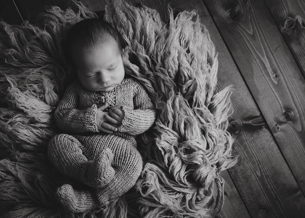 Edmonton Newborn Photographer_Baby Oliver Sneak Peek 12.jpg