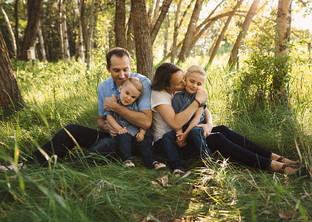 Edmonton Family Photographer_Berg Family Sneak Peek 8.jpg