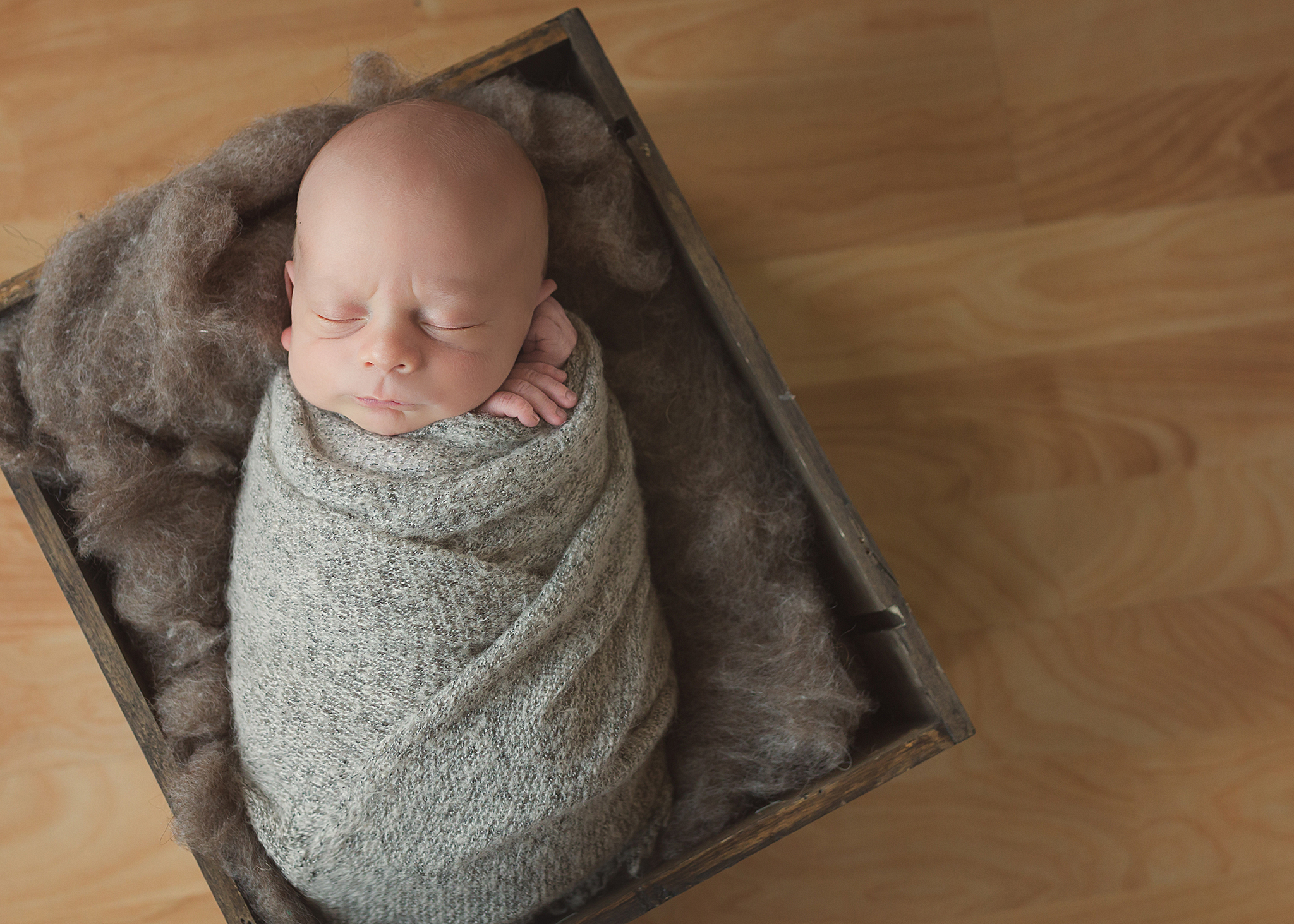 Spruce Grove Newborn Photographer_Baby Logan Sneak Peek 7.jpg