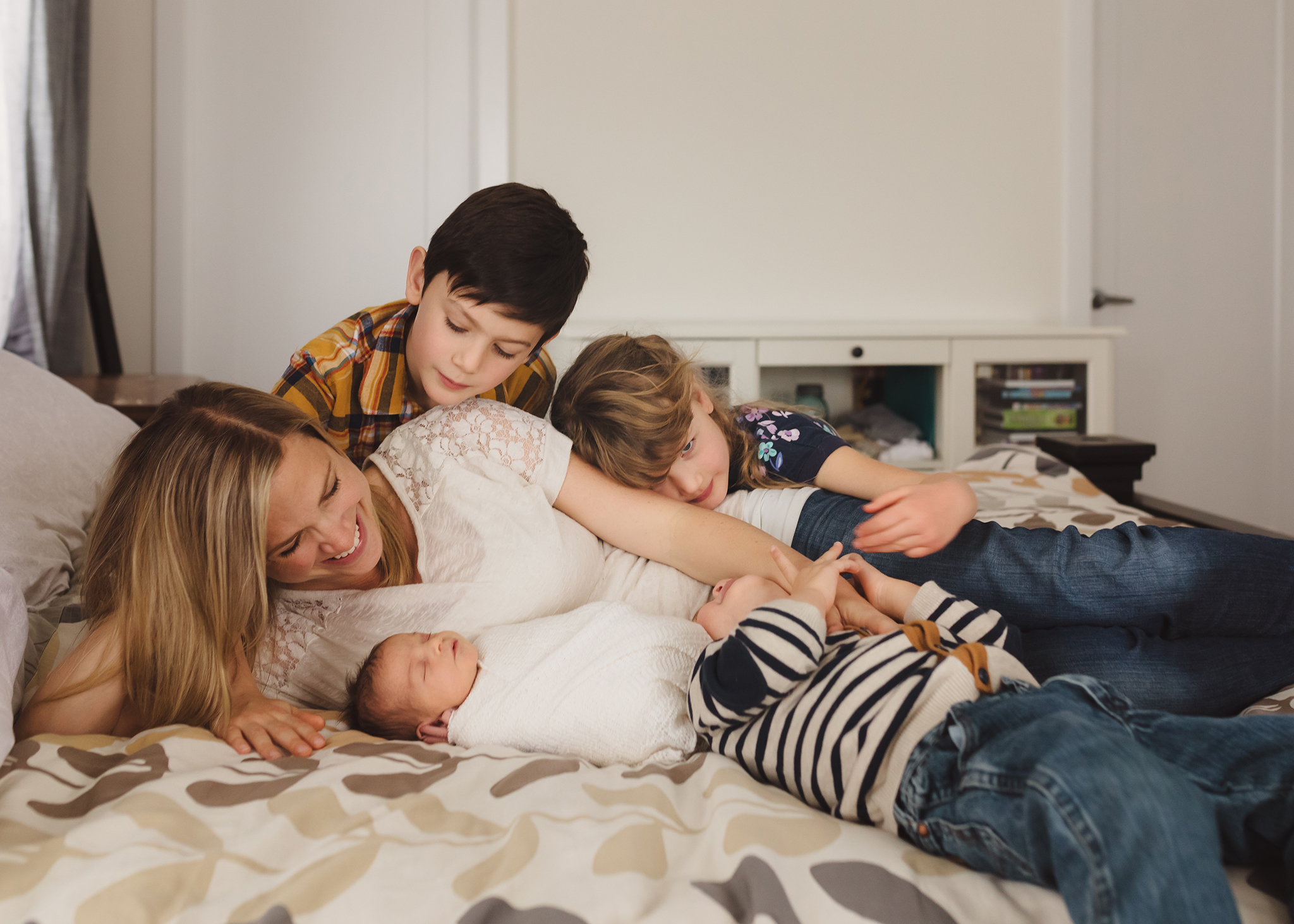 Alberta Newborn Photographer_Baby Madelaine Sneak Peek 6.jpg