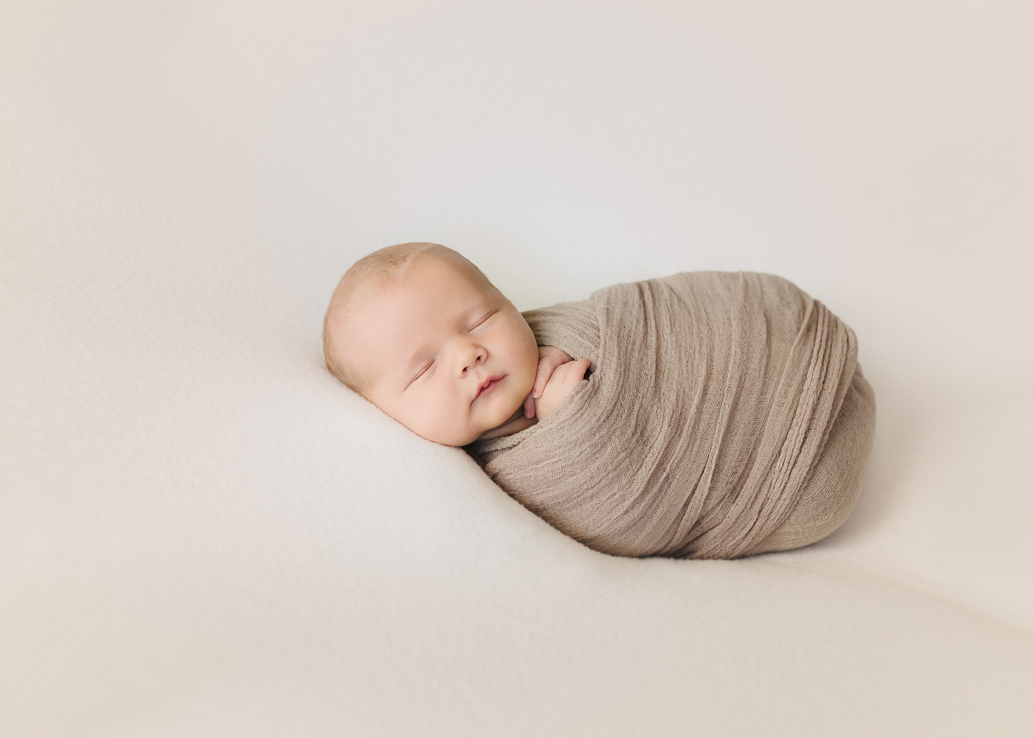 Edmonton Newborn Photographer_Baby Bennett 2019 7.jpg