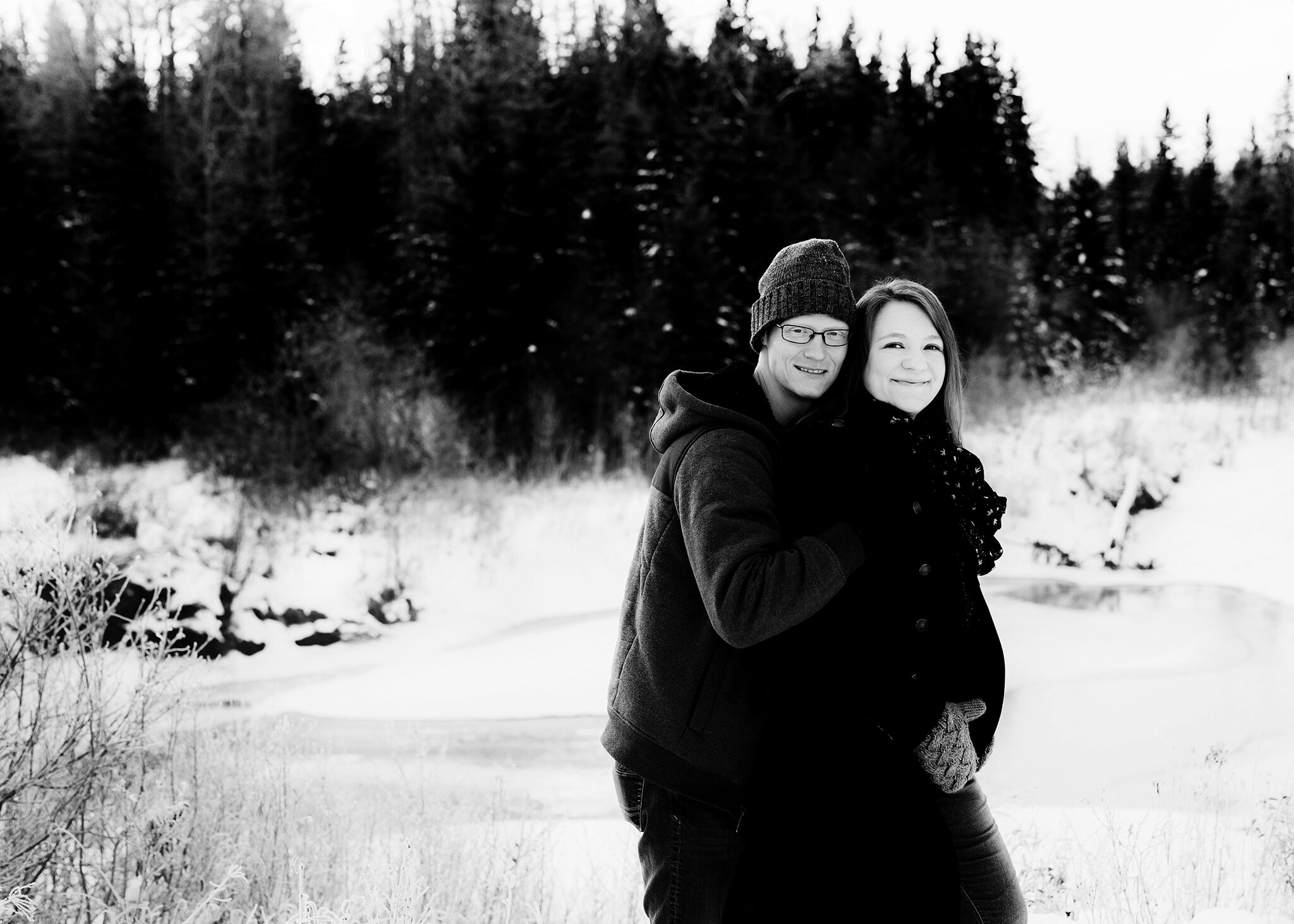 Edmonton Maternity Photographer_ Trinity_ Winter10.jpg