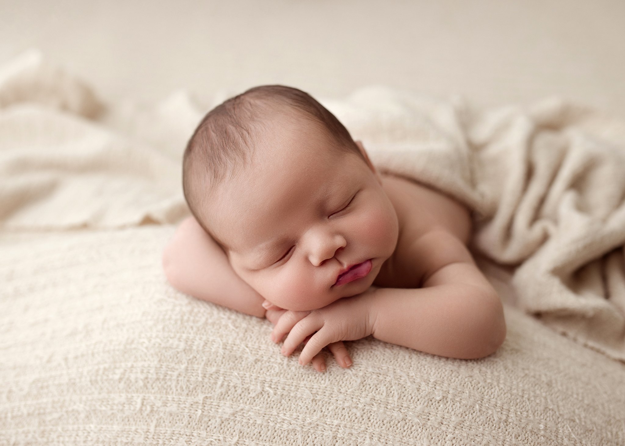 best-newborn-photography-near-me-_-0131-462 x 351.jpg