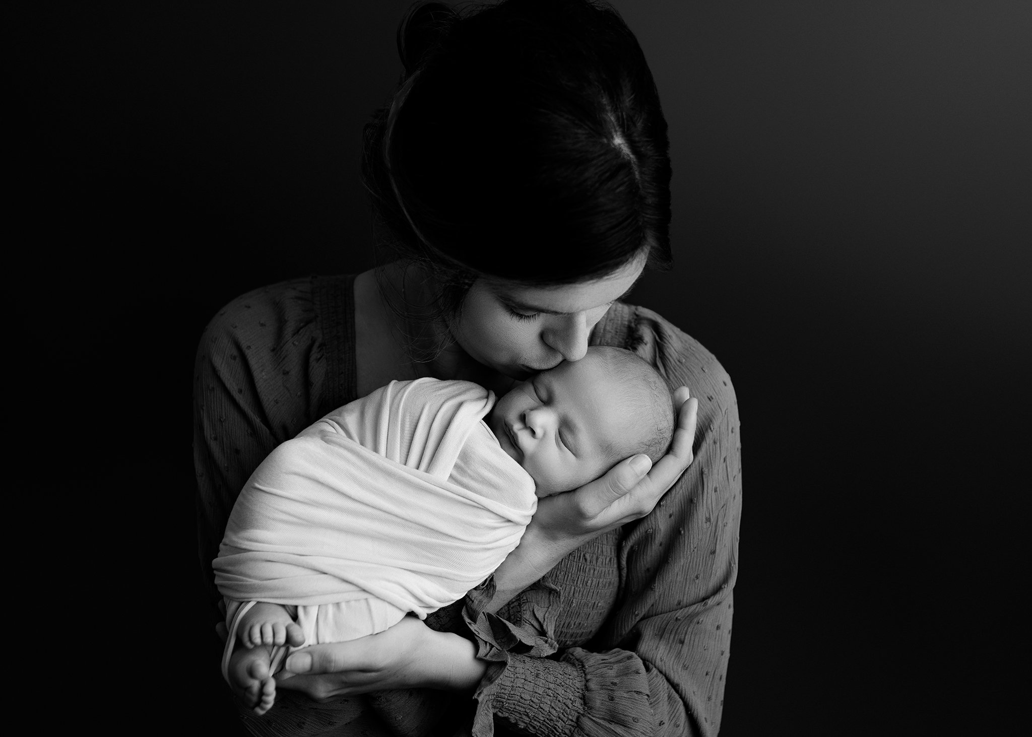 Edmonton FIne Art Newborn Photography_Kelsie Kelly Photographer.jpg