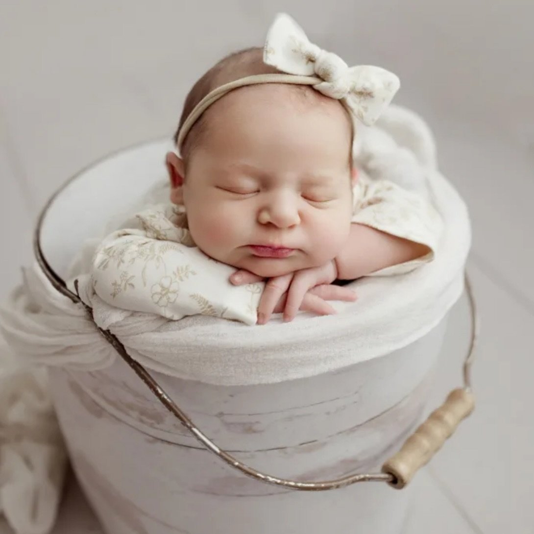 Newborn Photographers - want to know my trick to getting sweet sleepy bucket shots at the end of every newborn session? It&rsquo;s simple! Before your swaddle baby for wrapped prop poses, dress them in an outfit that coordinates with your bucket set 