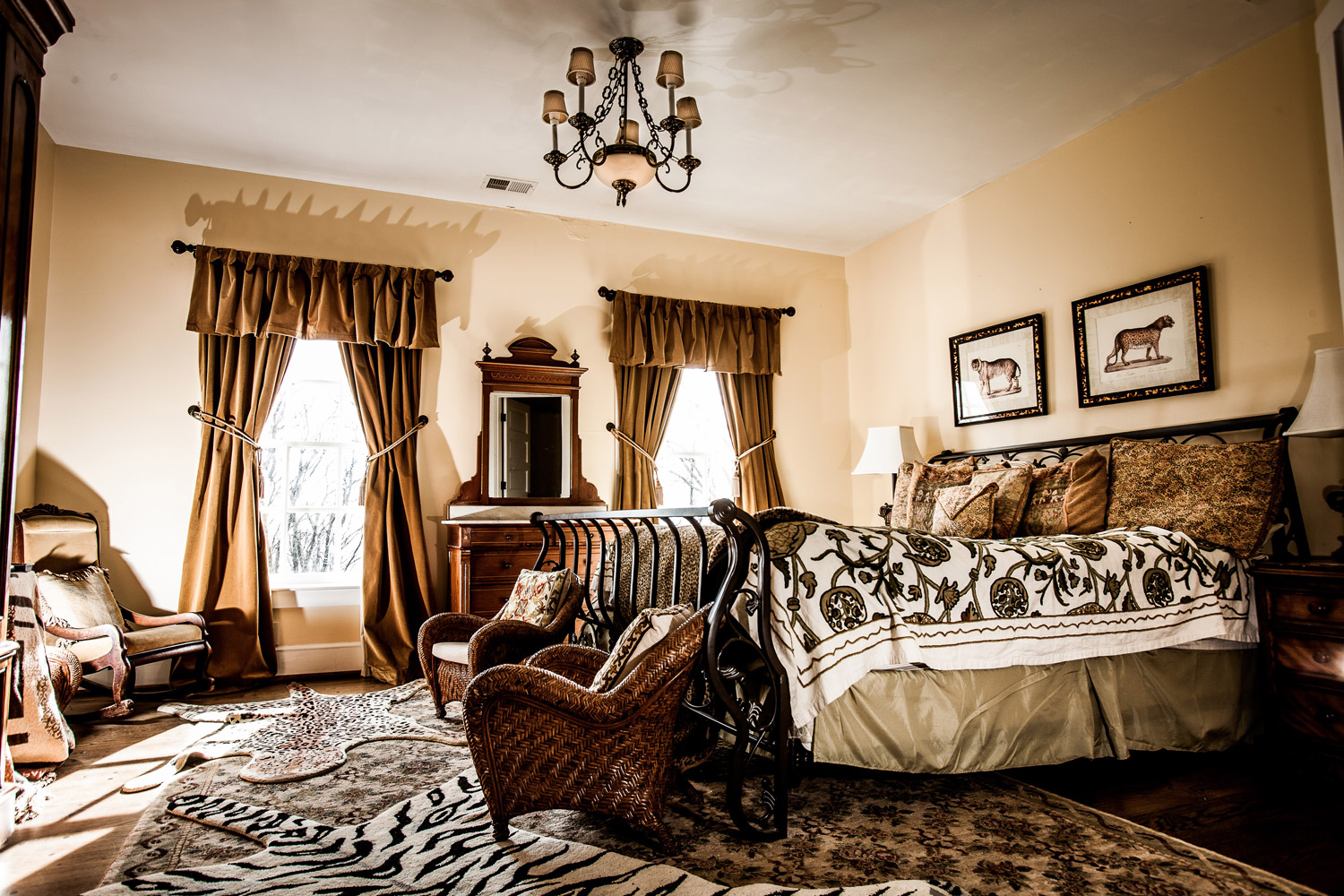  The Safari Room inside the estate is decorated in zebra and cheeta prints and boasts a safari theme throughout the entire room. 