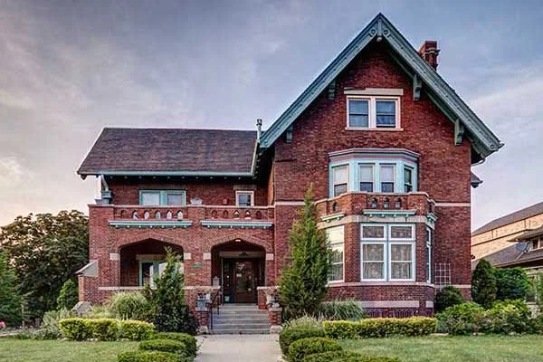 Brumder Mansion Bed & Breakfast