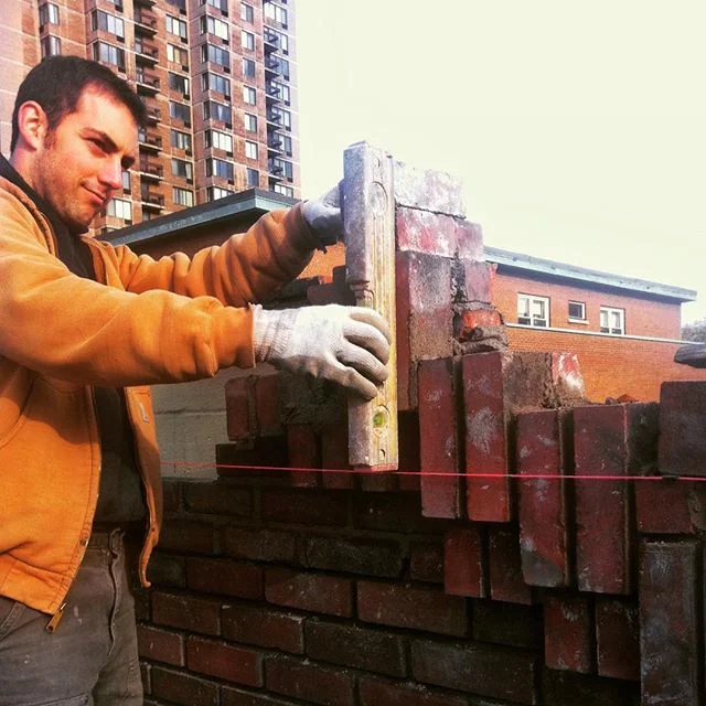 Nice little detail at the top of that wall. #masonry #montreal #constructionworker #tradesmen