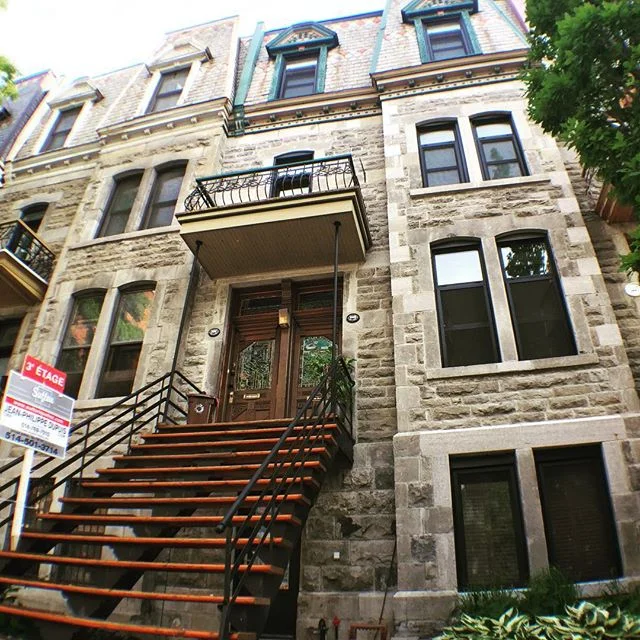 And last one for today. #montreal you are beautiful. #mtl #montrealmoments #montrealfashion #montrealphoto #masonry #brick #stone #lifeofamason #stonemason #mason #bricklayer #bricklayers #wearebuilders
#craftsman #craftsmanship #tradesman 
#hardwork