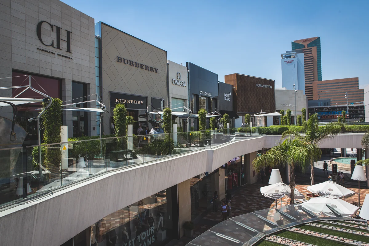 13February2015.LosCondes.Downtown.Santiago.GearUpAdventures.NickDiamondPhoto.-0047.jpg