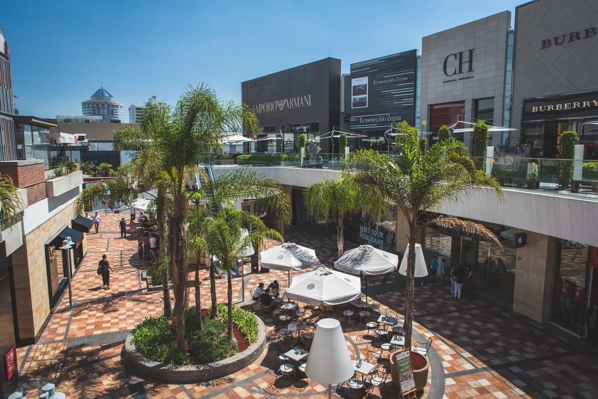 13February2015.LosCondes.Downtown.Santiago.GearUpAdventures.NickDiamondPhoto.-0048.jpg
