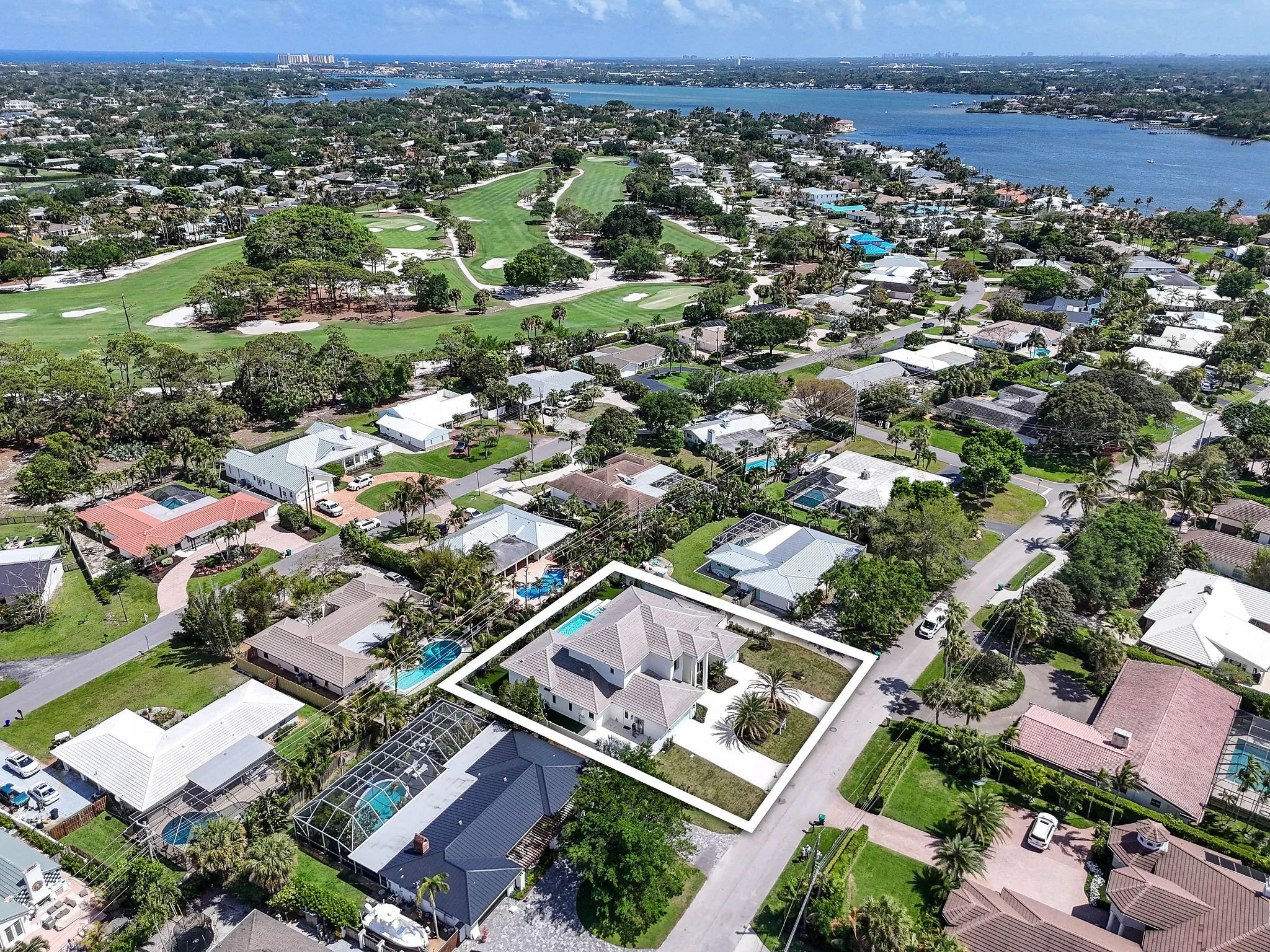 $4,495,000 - NEW CONSTRUCTION IN TEQUESTA COUNTRY CLUB