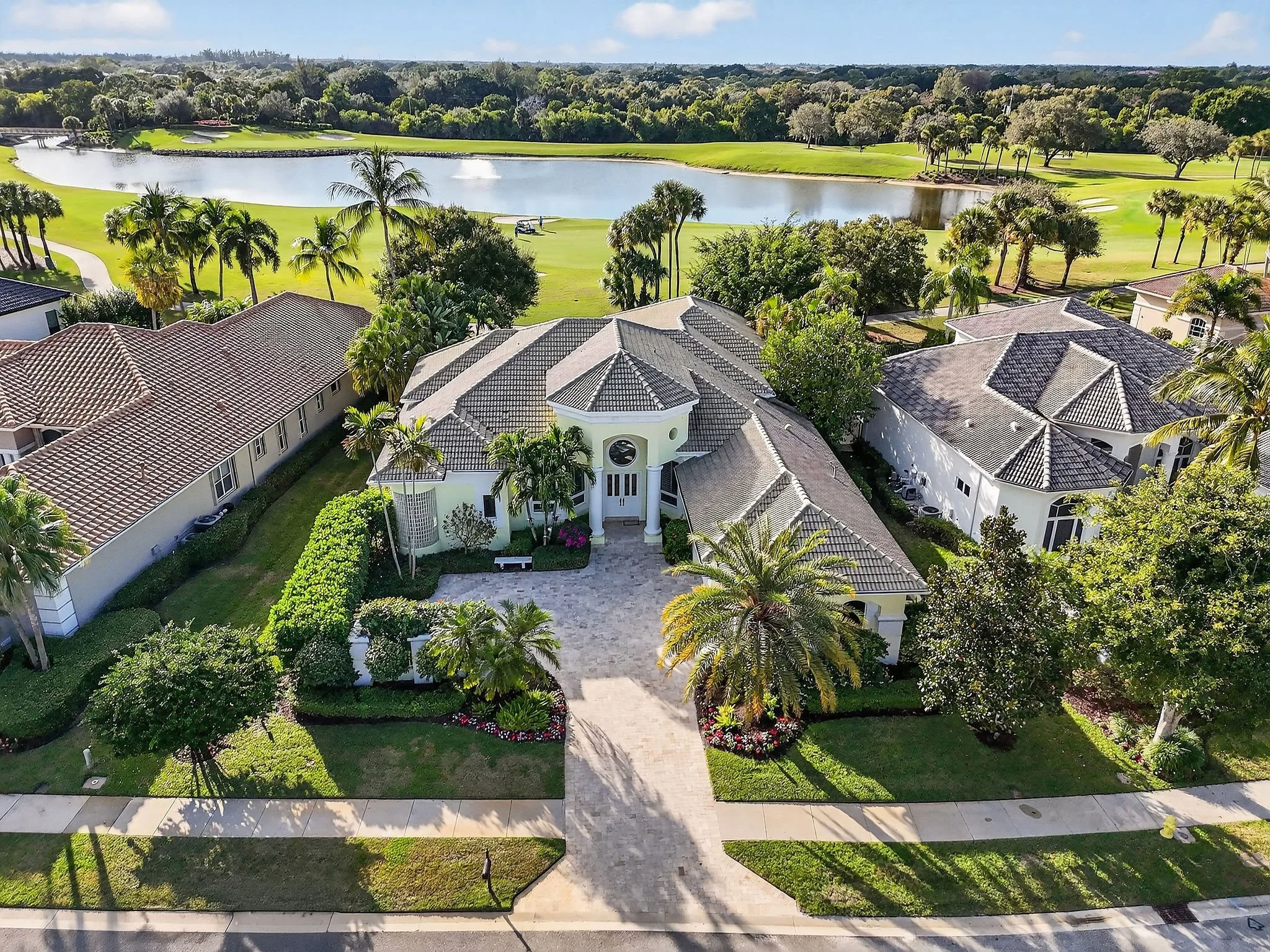 $3,250,000 - Furnished w/ Golf in Ballenisles