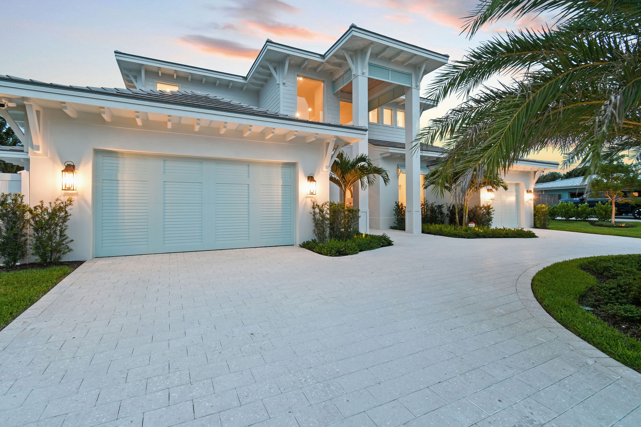 $4,350,000 - NEW CONSTRUCTION - TEQUESTA
