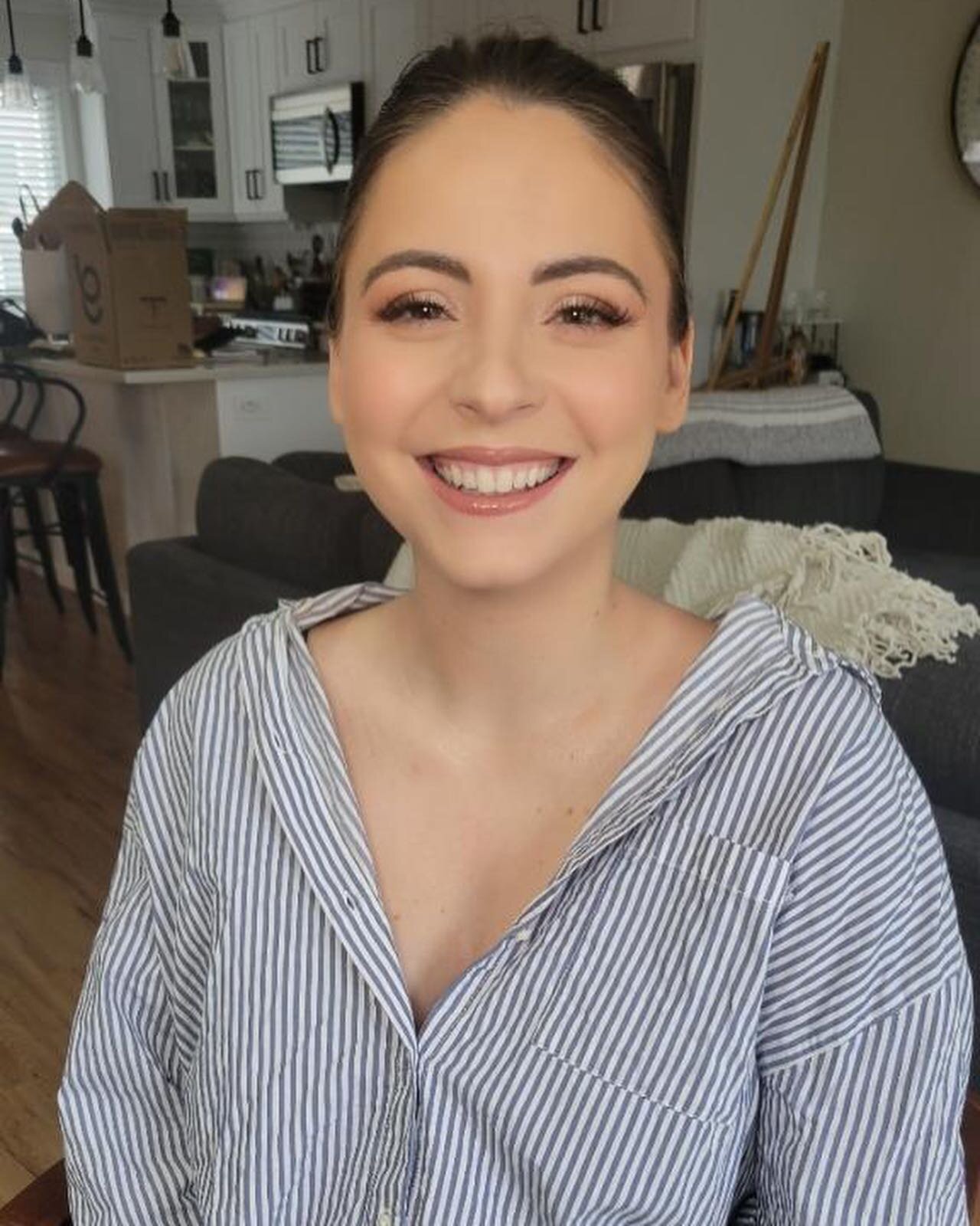 ✨ Glamorous Beauty Experience at Kate's Home in Greenwich! ✨

🎀 We had the absolute pleasure of dolling up the stunning Kate for her special day, right in the comfort of her own home in beautiful Greenwich! 🏡✨ She was an absolute vision, and we are