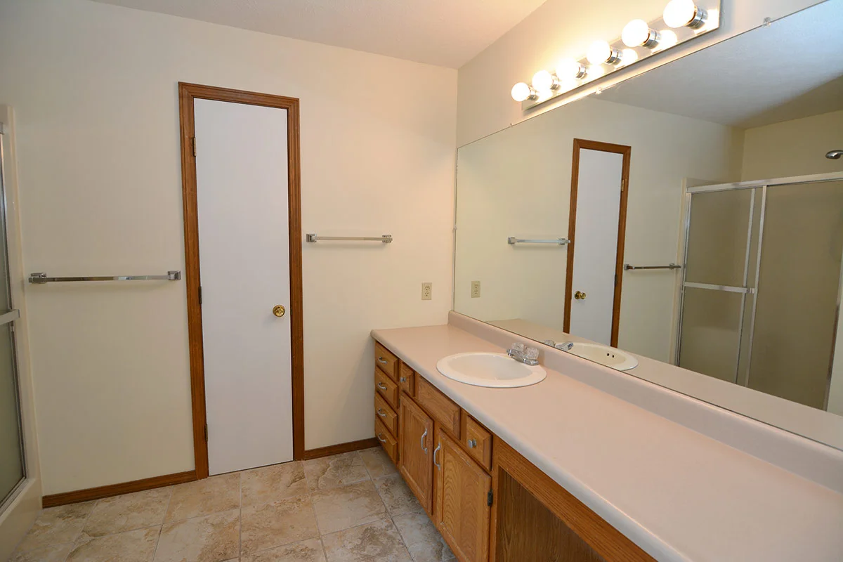 1 Cheviot Court - 17.jpg